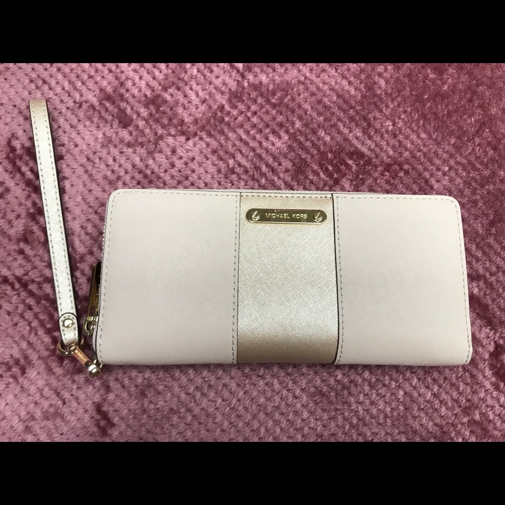 Rose gold Michael Kors wallet